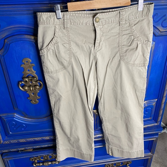 Calvin Klein Pants - Calvin Klein Jeans Capri Pants Women's Size 10 Tan